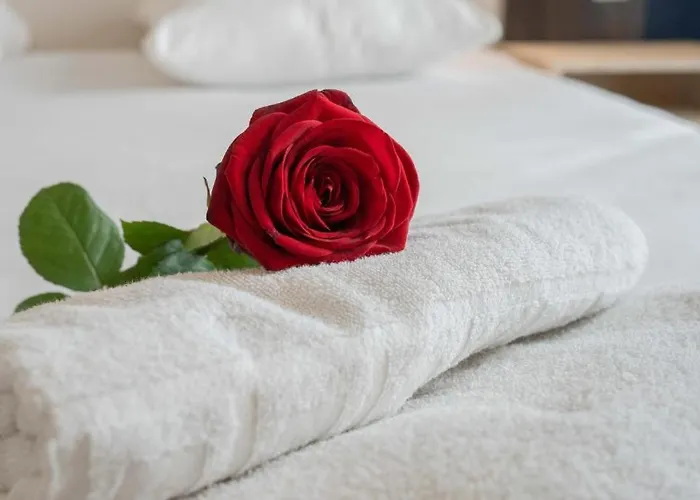Al Asr Almasi Suite Apartments